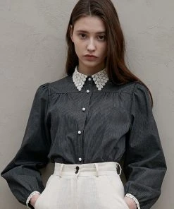 [JOORTI] SS 22 J955 Flower Laced Collar Blouse (black) Best Sellers