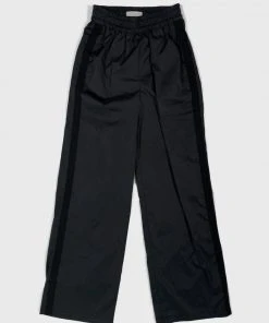 [AGA] Summer 22 NYLON TRACKPANTS - BLACK