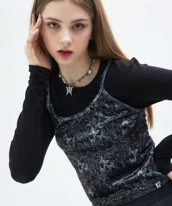 Best Sellers [LUV IS TRUE] SS 22 SLIT TEE(BLACK)