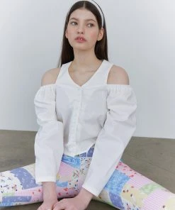 JULIE BEANS [JULYE HAN] SS 22 Off Shoulder Shirring Blouse - White Best Sellers