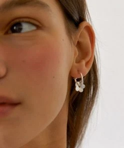 [MIDNIGHT MOMENT] Seasonless Floral Hoop Earring - Silver Best Sellers