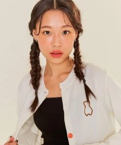 Best Sellers [AQOSTUDIOSPACE] SS 22 AQO BEAR ROUND NECK CARDIGAN IVORY