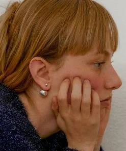 [MIDNIGHT MOMENT] Seasonless Ball Pearl Clutch Earring