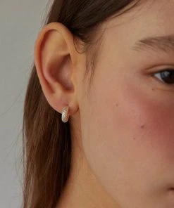 [MIDNIGHT MOMENT] Seasonless Curving Mini Earring - Silver Best Sellers