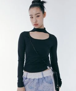 Best Sellers [SETUP EXE] SS 22 U Neck Hole Modal Turtleneck Top [Black]