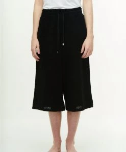 [KEYPU] SS 22 WIDE CAPRI PANTS BLACK