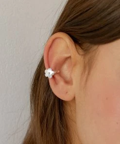 [MIDNIGHT MOMENT] Seasonless Floral Earcuff