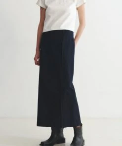 [REPOS] SS 22 LOW FLAT SKIRT (NAVY) Best Sellers