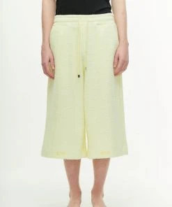 [KEYPU] SS 22 WIDE CAPRI PANTS YELLOW Best Sellers