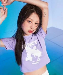 Best Sellers [NASTY FANCY CLUB] Summer 22 BOLD FLOWER CROP TEE (LILAC)_F22QB454