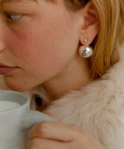 [MIDNIGHT MOMENT] Seasonless Tooball Earring - Silver Best Sellers