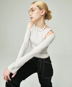 [AMARDEW] SS 22 Slim Fit Cutout Top T-Shirt_Cream Beige Best Sellers