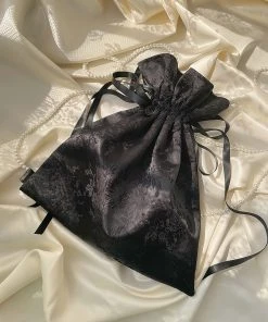 [ETREROSE] Seasonless Rose Broderie Lace String Pouch (M)