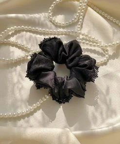 Best Sellers [ETREROSE] Seasonless Rose Broderie Lace Scrunchie (S)