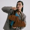 [DEMAKER] Seasonless Harper Small Bag-suede Caramel Best Sellers