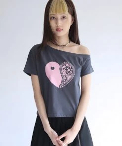 Best Sellers [NOFFICIALNOFFICE] SS 22 PAISLEY HEART UNBALANCE NECK T-SHIRT CHARCOAL