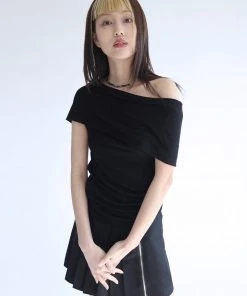 [NOFFICIALNOFFICE] SS 22 REVERSIBLE OFF SHOULDER TOP BLACK