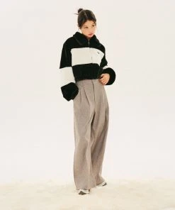 [PLASMASPHERE] FW 21 Fluffy Jumper[Black] Best Sellers