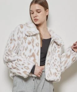 [LUV IS TRUE] Winter 21 FUR JACKET(IVORY)