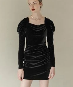 [REMANTIST] FW 21 Drapery Velvet Mini Onepiece (black)