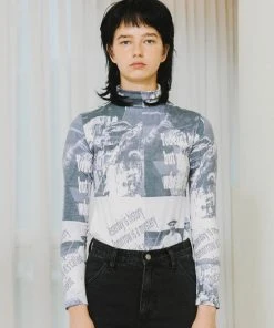 [13MONTH] FW 21 CROPPED HIGH NECK PRINTED T-SHIRT (GRAY)