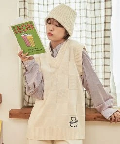 [AQOSTUDIOSPACE] FW 21 AQO X BLDN BEAR KNIT VEST IVORY