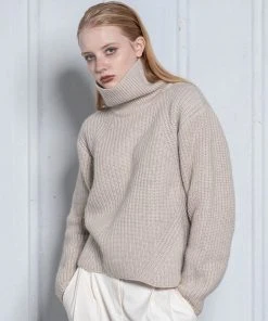 UNORMAL [UNUSUALNORMAL] FW 21 RACCOON TURTLE-NECK _ CREAM