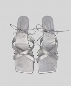 [BUTTERFLIES IN STUMMY] Seasonless X-Strap Sandle (silver)