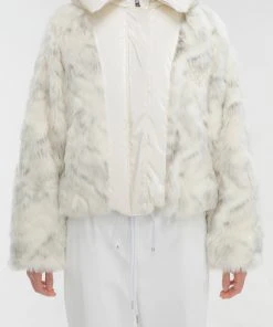 [GIMMETHEYOUNG] Winter 21 GLOSSY FUR PADDING / WHITE Best Sellers