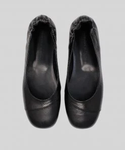 [BUTTERFLIES IN STUMMY] Seasonless Flat Shoes (black)