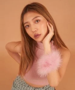 [ONMYOWN] Seasonless Baby Pink Turtleneck Tank With Feather Bracelet