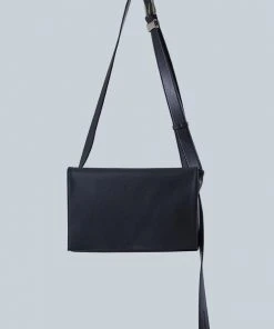 [IUGAMAKARAS] Seasonless Silver Buckle Belt Bag