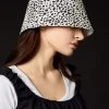[PUTDI] Seasonless DOT BUCKET HAT